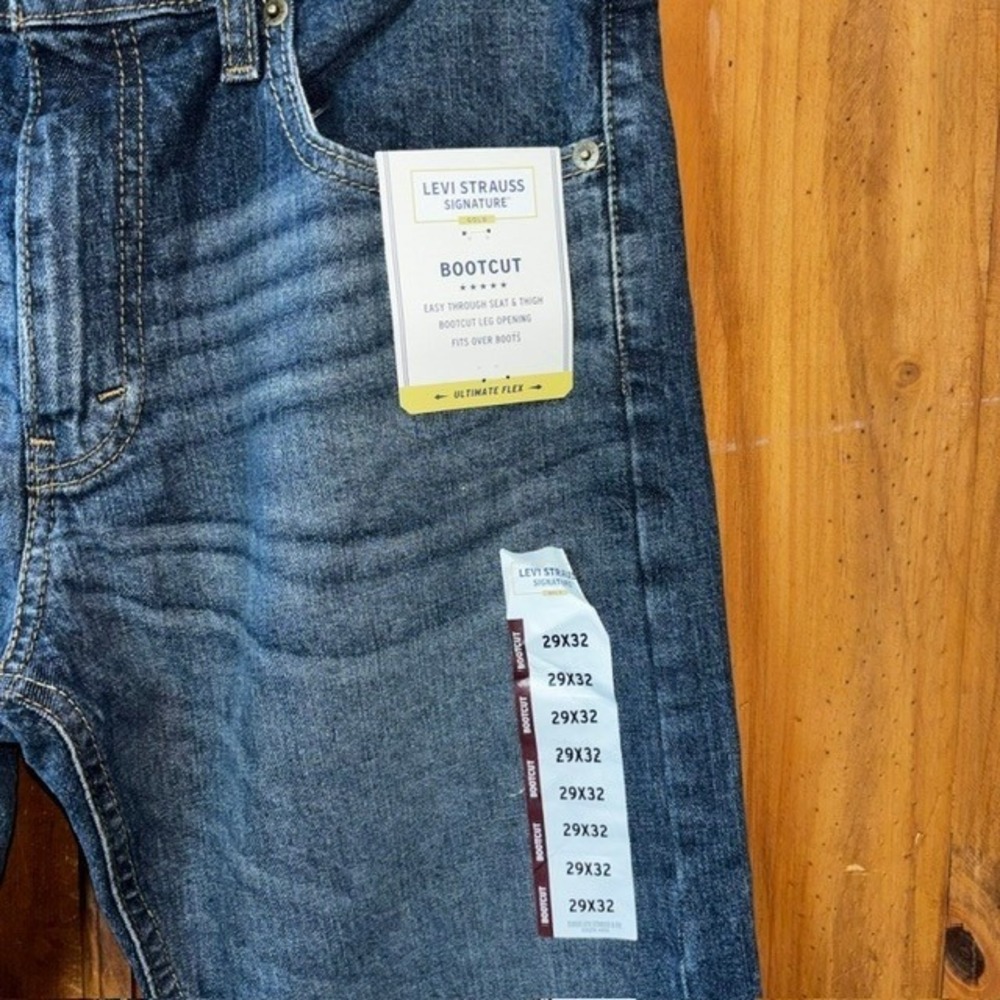Signature by Levi Strauss Gold Label Bootcut Jeans Dark Wash 29x32 Ultimate Flex - Picture 4 of 8